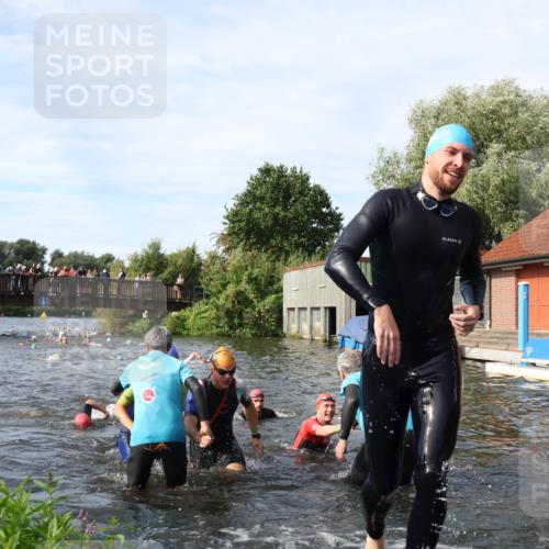31.08.2025 - Elbe Triathlon Hamburg Luisa Fischer http://msf.ph/oto/8682659 31.08.2025 10:11:23 Schwimmen 975, 983, 996, 1001, 1049, 1065, 1083, 1095, 1097, 1107 meine-sportfotos.de