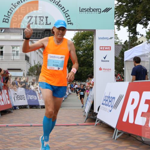 31.08.2025 - 21. Blankeneser Heldenlauf Strokosch-Dieckow http://msf.ph/oto/8682717 31.08.2025 12:04:41 Ziel 4411, 4436 meine-sportfotos.de