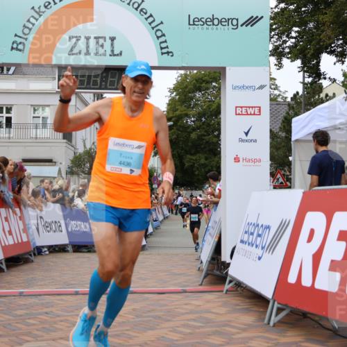 31.08.2025 - 21. Blankeneser Heldenlauf Strokosch-Dieckow http://msf.ph/oto/8682724 31.08.2025 12:04:41 Ziel 4411, 4436 meine-sportfotos.de