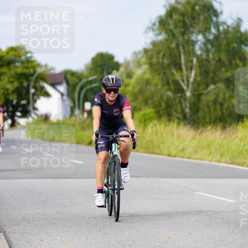 31.08.2025 - Elbe Triathlon Hamburg Michael Burmester http://msf.ph/oto/8682740 31.08.2025 11:05:24 Radfahren 1532, 1573, 1581 meine-sportfotos.de
