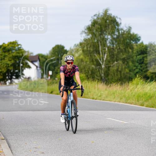 31.08.2025 - Elbe Triathlon Hamburg Michael Burmester http://msf.ph/oto/8682748 31.08.2025 11:05:26 Radfahren 1532, 1581 meine-sportfotos.de