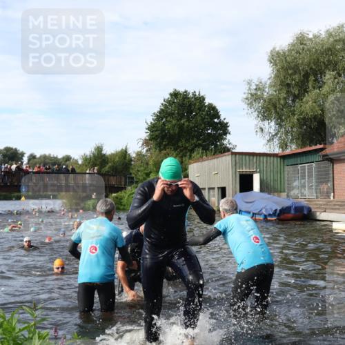 31.08.2025 - Elbe Triathlon Hamburg Luisa Fischer http://msf.ph/oto/8682771 31.08.2025 10:11:58 Schwimmen 963, 981, 1031, 1039, 1076, 1086, 1158 meine-sportfotos.de
