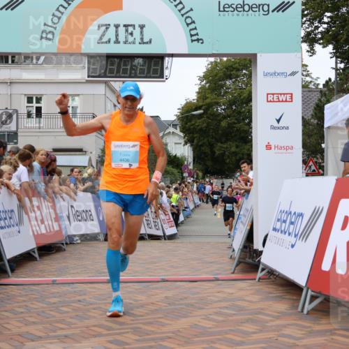 31.08.2025 - 21. Blankeneser Heldenlauf Strokosch-Dieckow http://msf.ph/oto/8682777 31.08.2025 12:04:41 Ziel 4411, 4436 meine-sportfotos.de