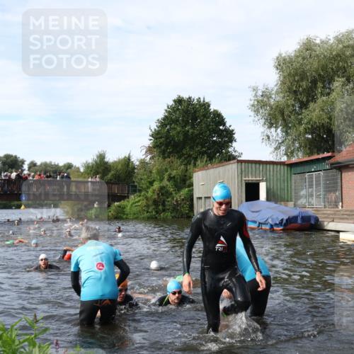 31.08.2025 - Elbe Triathlon Hamburg Luisa Fischer http://msf.ph/oto/8682789 31.08.2025 10:12:01 Schwimmen 943, 963, 981, 1016, 1031, 1039, 1076, 1086, 1158 meine-sportfotos.de