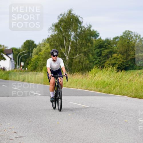 31.08.2025 - Elbe Triathlon Hamburg Michael Burmester http://msf.ph/oto/8682793 31.08.2025 11:06:04 Radfahren 1531, 1541, 1577 meine-sportfotos.de