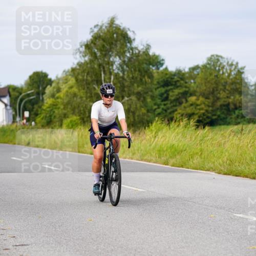 31.08.2025 - Elbe Triathlon Hamburg Michael Burmester http://msf.ph/oto/8682797 31.08.2025 11:06:04 Radfahren 1531, 1541, 1577 meine-sportfotos.de
