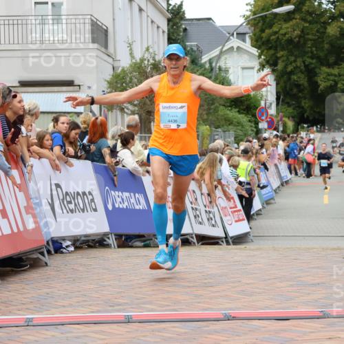 31.08.2025 - 21. Blankeneser Heldenlauf Strokosch-Dieckow http://msf.ph/oto/8682826 31.08.2025 12:04:39 Ziel 4118, 4436 meine-sportfotos.de