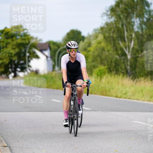 31.08.2025 - Elbe Triathlon Hamburg Michael Burmester http://msf.ph/oto/8682829 31.08.2025 11:06:21 Radfahren 1364, 1376, 1479, 1559 meine-sportfotos.de