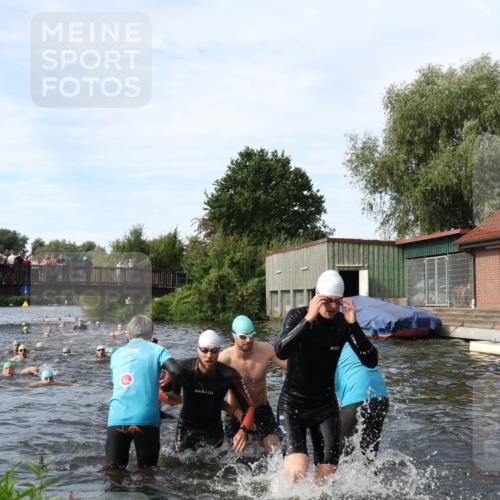 31.08.2025 - Elbe Triathlon Hamburg Luisa Fischer http://msf.ph/oto/8682830 31.08.2025 10:12:09 Schwimmen 937, 943, 963, 981, 1016, 1020, 1028, 1080, 1086, 1093, 1158 meine-sportfotos.de