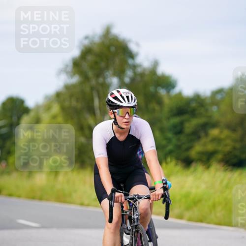 31.08.2025 - Elbe Triathlon Hamburg Michael Burmester http://msf.ph/oto/8682832 31.08.2025 11:06:21 Radfahren 1364, 1376, 1479, 1559 meine-sportfotos.de