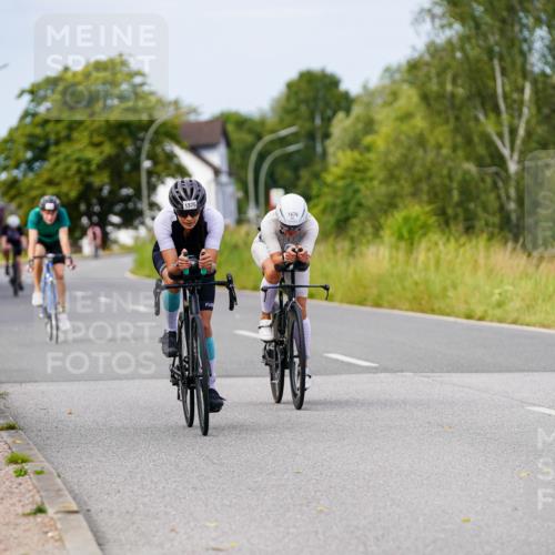 31.08.2025 - Elbe Triathlon Hamburg Michael Burmester http://msf.ph/oto/8682839 31.08.2025 11:06:27 Radfahren 1354, 1376, 1479, 1590 meine-sportfotos.de