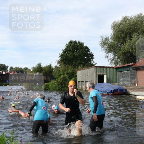 31.08.2025 - Elbe Triathlon Hamburg Luisa Fischer http://msf.ph/oto/8682864 31.08.2025 10:12:17 Schwimmen 937, 954, 970, 989, 1003, 1020, 1028, 1062, 1080, 1093 meine-sportfotos.de