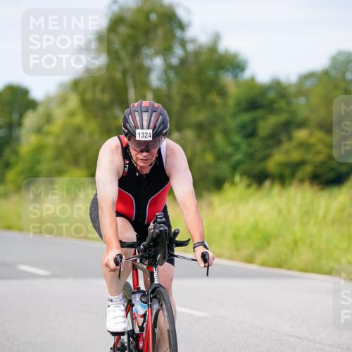 31.08.2025 - Elbe Triathlon Hamburg Michael Burmester http://msf.ph/oto/8682880 31.08.2025 11:06:46 Radfahren 1324, 1328, 1384 meine-sportfotos.de