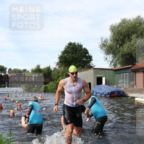 31.08.2025 - Elbe Triathlon Hamburg Luisa Fischer http://msf.ph/oto/8682904 31.08.2025 10:12:28 Schwimmen 948, 954, 958, 989, 994, 1003, 1007, 1013, 1056, 1067, 1075, 1092 meine-sportfotos.de