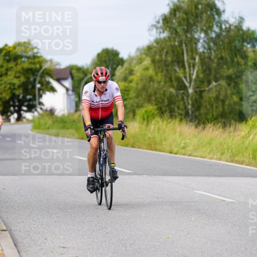 31.08.2025 - Elbe Triathlon Hamburg Michael Burmester http://msf.ph/oto/8682911 31.08.2025 11:06:56 Radfahren 1172, 1333, 1578, 1605 meine-sportfotos.de