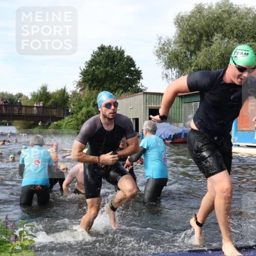 31.08.2025 - Elbe Triathlon Hamburg Luisa Fischer http://msf.ph/oto/8682917 31.08.2025 10:12:33 Schwimmen 935, 948, 951, 958, 994, 997, 1013, 1018, 1056, 1067, 1075, 1092 meine-sportfotos.de