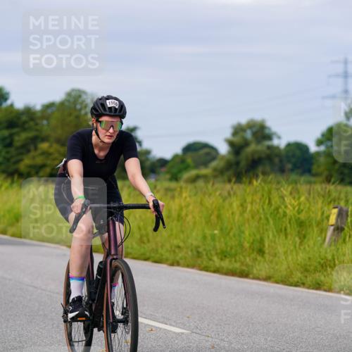 31.08.2025 - Elbe Triathlon Hamburg Michael Burmester http://msf.ph/oto/8682952 31.08.2025 11:07:07 Radfahren 952, 1477, 1556, 1561, 1618 meine-sportfotos.de
