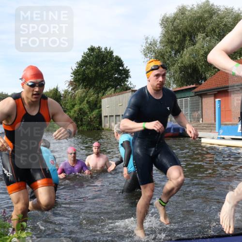 31.08.2025 - Elbe Triathlon Hamburg Luisa Fischer http://msf.ph/oto/8682962 31.08.2025 10:12:42 Schwimmen 935, 951, 964, 972, 973, 997, 1013, 1018, 1026, 1088 meine-sportfotos.de