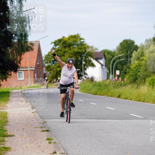 31.08.2025 - Elbe Triathlon Hamburg Michael Burmester http://msf.ph/oto/8682967 31.08.2025 11:07:12 Radfahren 1340, 1477 meine-sportfotos.de