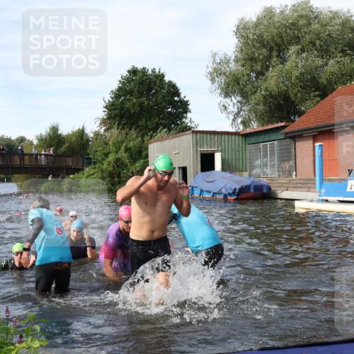 31.08.2025 - Elbe Triathlon Hamburg Luisa Fischer http://msf.ph/oto/8682973 31.08.2025 10:12:44 Schwimmen 935, 951, 964, 972, 973, 997, 1018, 1026, 1088 meine-sportfotos.de
