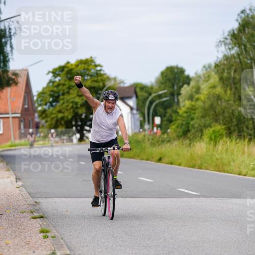 31.08.2025 - Elbe Triathlon Hamburg Michael Burmester http://msf.ph/oto/8682974 31.08.2025 11:07:13 Radfahren 1340, 1477 meine-sportfotos.de
