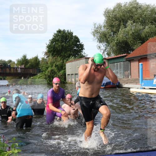 31.08.2025 - Elbe Triathlon Hamburg Luisa Fischer http://msf.ph/oto/8682976 31.08.2025 10:12:45 Schwimmen 935, 951, 964, 966, 972, 973, 997, 1018, 1026, 1088 meine-sportfotos.de