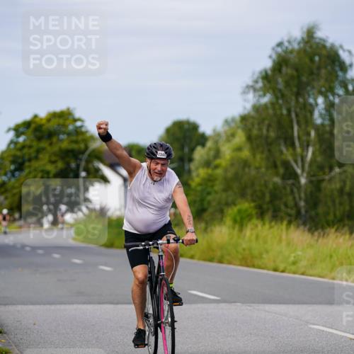 31.08.2025 - Elbe Triathlon Hamburg Michael Burmester http://msf.ph/oto/8682977 31.08.2025 11:07:13 Radfahren 1340, 1477 meine-sportfotos.de