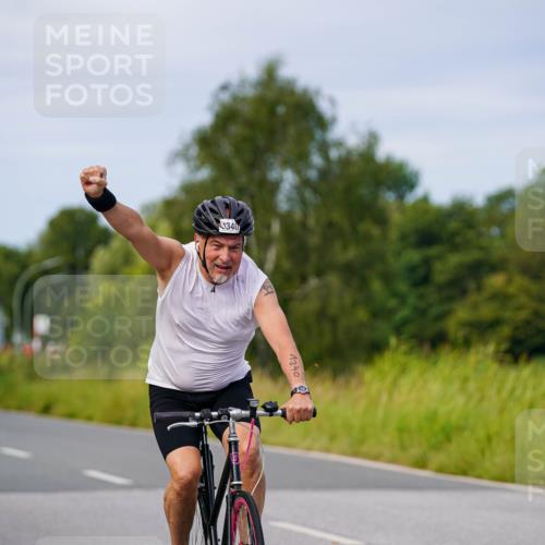 31.08.2025 - Elbe Triathlon Hamburg Michael Burmester http://msf.ph/oto/8682982 31.08.2025 11:07:14 Radfahren 1340 meine-sportfotos.de