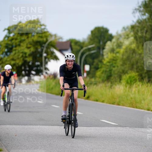 31.08.2025 - Elbe Triathlon Hamburg Michael Burmester http://msf.ph/oto/8682990 31.08.2025 11:07:27 Radfahren 1554, 1611 meine-sportfotos.de