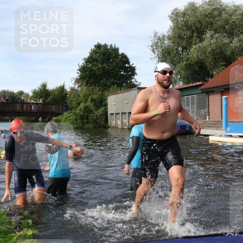 31.08.2025 - Elbe Triathlon Hamburg Luisa Fischer http://msf.ph/oto/8683021 31.08.2025 10:12:54 Schwimmen 964, 966, 972, 1027, 1047, 1060, 1094 meine-sportfotos.de