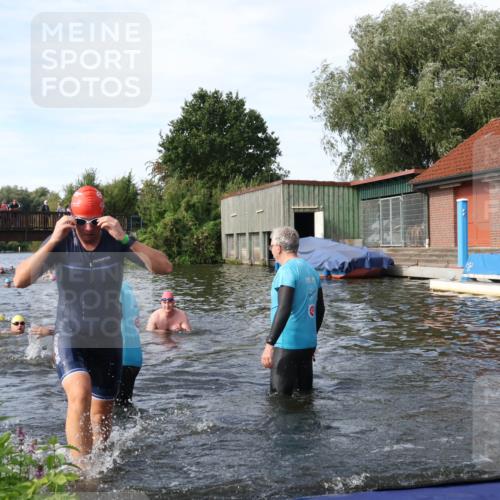 31.08.2025 - Elbe Triathlon Hamburg Luisa Fischer http://msf.ph/oto/8683028 31.08.2025 10:12:55 Schwimmen 966, 972, 1027, 1047, 1060, 1094 meine-sportfotos.de