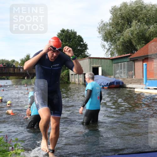 31.08.2025 - Elbe Triathlon Hamburg Luisa Fischer http://msf.ph/oto/8683034 31.08.2025 10:12:56 Schwimmen 966, 992, 1027, 1047, 1060, 1094 meine-sportfotos.de