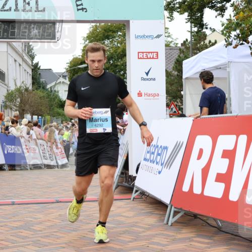 31.08.2025 - 21. Blankeneser Heldenlauf Strokosch-Dieckow http://msf.ph/oto/8683056 31.08.2025 12:04:09 Ziel 5063, 5261, 4292 meine-sportfotos.de