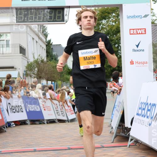 31.08.2025 - 21. Blankeneser Heldenlauf Strokosch-Dieckow http://msf.ph/oto/8683076 31.08.2025 12:04:07 Ziel 5063, 5261, 4292, 4061 meine-sportfotos.de