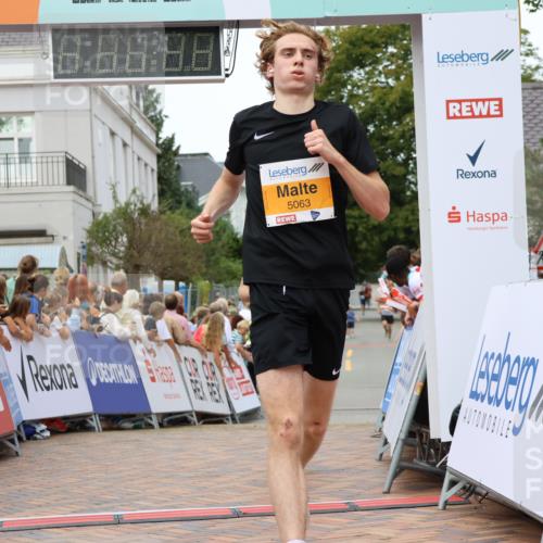 31.08.2025 - 21. Blankeneser Heldenlauf Strokosch-Dieckow http://msf.ph/oto/8683082 31.08.2025 12:04:07 Ziel 5063, 5261, 4292, 4061 meine-sportfotos.de