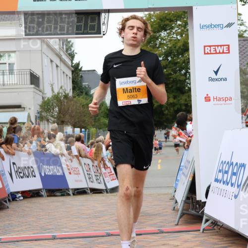 31.08.2025 - 21. Blankeneser Heldenlauf Strokosch-Dieckow http://msf.ph/oto/8683090 31.08.2025 12:04:07 Ziel 5063, 5261, 4292, 4061 meine-sportfotos.de