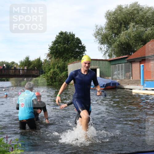 31.08.2025 - Elbe Triathlon Hamburg Luisa Fischer http://msf.ph/oto/8683093 31.08.2025 10:13:08 Schwimmen 992, 993, 1008, 1027, 1060, 1082 meine-sportfotos.de