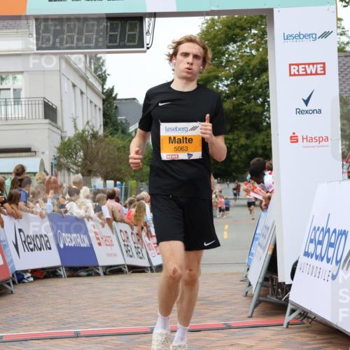 31.08.2025 - 21. Blankeneser Heldenlauf Strokosch-Dieckow http://msf.ph/oto/8683097 31.08.2025 12:04:07 Ziel 5063, 5261, 4292, 4061 meine-sportfotos.de