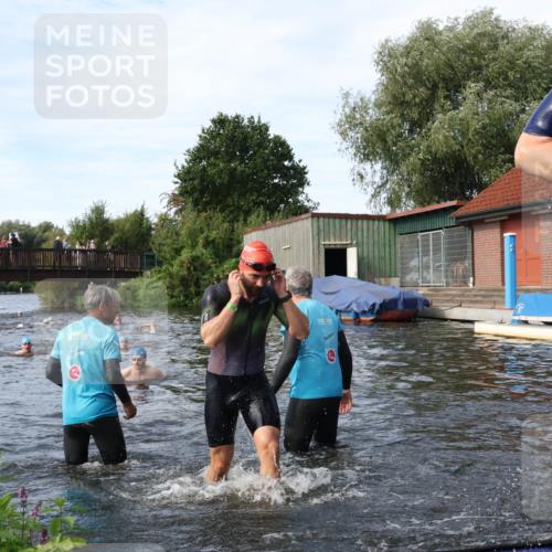 31.08.2025 - Elbe Triathlon Hamburg Luisa Fischer http://msf.ph/oto/8683100 31.08.2025 10:13:09 Schwimmen 992, 993, 1008, 1022, 1082 meine-sportfotos.de