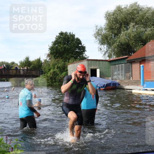 31.08.2025 - Elbe Triathlon Hamburg Luisa Fischer http://msf.ph/oto/8683101 31.08.2025 10:13:10 Schwimmen 992, 993, 1008, 1022, 1082 meine-sportfotos.de