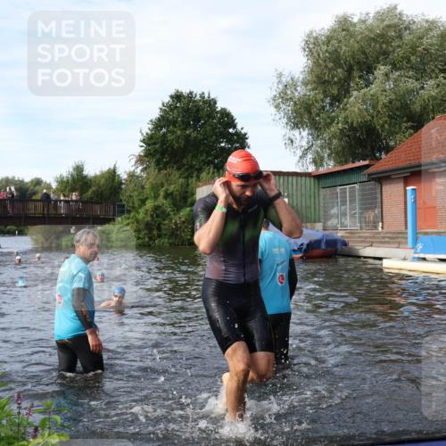 31.08.2025 - Elbe Triathlon Hamburg Luisa Fischer http://msf.ph/oto/8683102 31.08.2025 10:13:10 Schwimmen 992, 993, 1008, 1022, 1082 meine-sportfotos.de