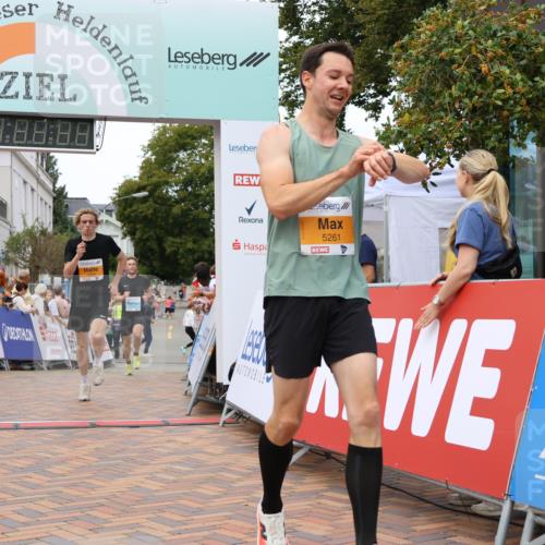 31.08.2025 - 21. Blankeneser Heldenlauf Strokosch-Dieckow http://msf.ph/oto/8683112 31.08.2025 12:04:06 Ziel 5063, 5261, 4292, 4061 meine-sportfotos.de