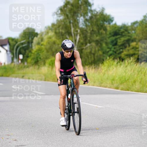31.08.2025 - Elbe Triathlon Hamburg Michael Burmester http://msf.ph/oto/8683113 31.08.2025 11:08:20 Radfahren 1271, 1413, 1434, 1469, 1492 meine-sportfotos.de