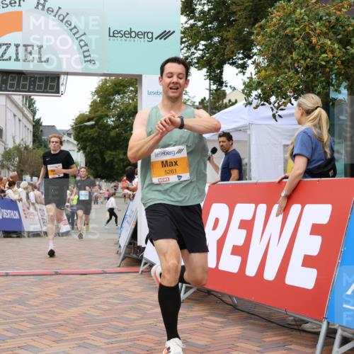 31.08.2025 - 21. Blankeneser Heldenlauf Strokosch-Dieckow http://msf.ph/oto/8683133 31.08.2025 12:04:06 Ziel 5063, 5261, 4292, 4061 meine-sportfotos.de
