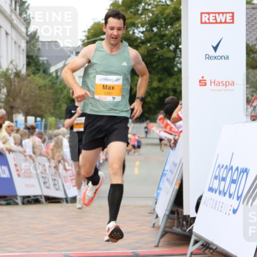 31.08.2025 - 21. Blankeneser Heldenlauf Strokosch-Dieckow http://msf.ph/oto/8683149 31.08.2025 12:04:05 Ziel 5063, 5261, 4292, 4061 meine-sportfotos.de