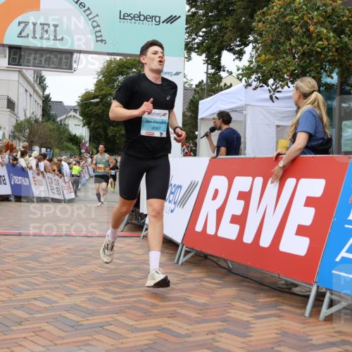 31.08.2025 - 21. Blankeneser Heldenlauf Strokosch-Dieckow http://msf.ph/oto/8683157 31.08.2025 12:04:02 Ziel 5063, 5261, 4046, 4061 meine-sportfotos.de