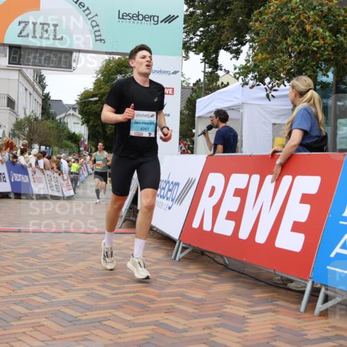 31.08.2025 - 21. Blankeneser Heldenlauf Strokosch-Dieckow http://msf.ph/oto/8683167 31.08.2025 12:04:02 Ziel 5063, 5261, 4046, 4061 meine-sportfotos.de