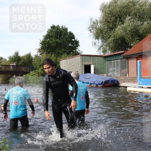 31.08.2025 - Elbe Triathlon Hamburg Luisa Fischer http://msf.ph/oto/8683178 31.08.2025 10:13:36 Schwimmen 934, 1055 meine-sportfotos.de