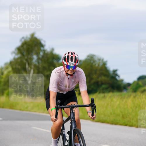 31.08.2025 - Elbe Triathlon Hamburg Michael Burmester http://msf.ph/oto/8683199 31.08.2025 11:09:07 Radfahren 1513, 1515 meine-sportfotos.de