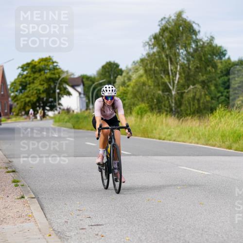 31.08.2025 - Elbe Triathlon Hamburg Michael Burmester http://msf.ph/oto/8683203 31.08.2025 11:09:09 Radfahren 1513, 1515 meine-sportfotos.de